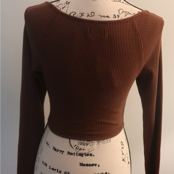 Urban Top - Picture 2 of 3